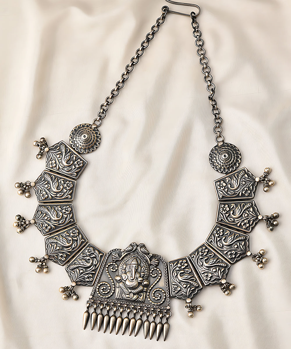 Avik_Handcrafted_Pure_Silver_Necklace_With_Ganesh_Motif_WeaverStory_01