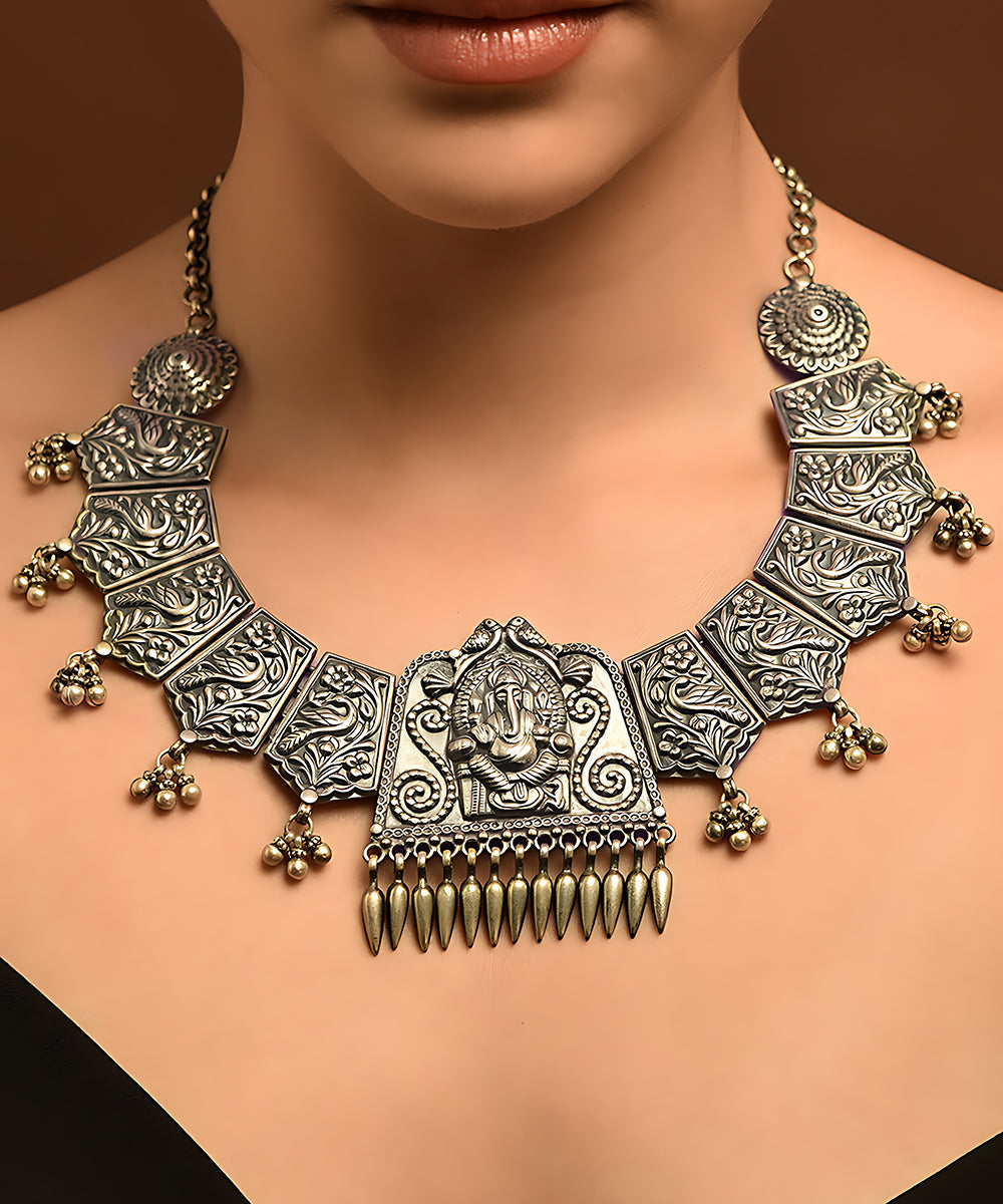 Avik_Handcrafted_Pure_Silver_Necklace_With_Ganesh_Motif_WeaverStory_02