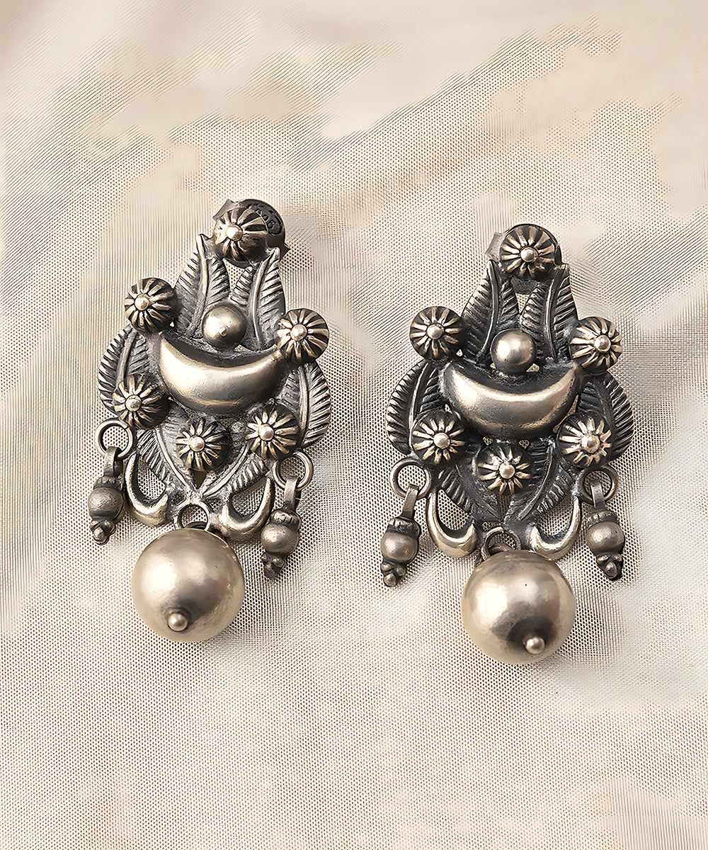 Ulka_Handcrafted_Pure_Silver_Earrings_WeaverStory_01