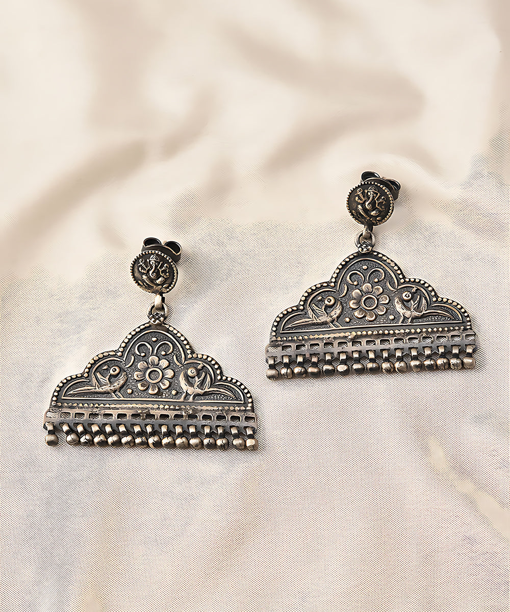 Hemkar_Handcrafted_Pure_Silver_Earrings_With_Ghungaroo_WeaverStory_01