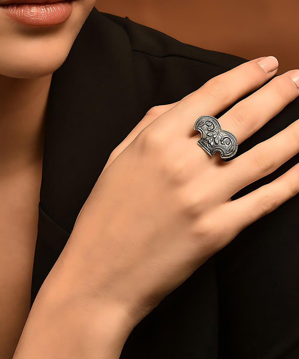 NesrineHandcrafted_Pure_Silver_Ring_WeaverStory_02