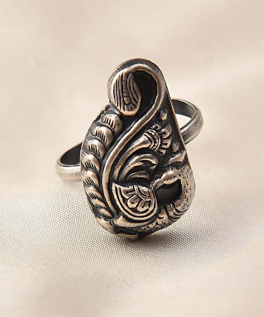Tasnim_Handcrafted_Pure_Silver_Ring_With_Peacock_Motif_WeaverStory_01