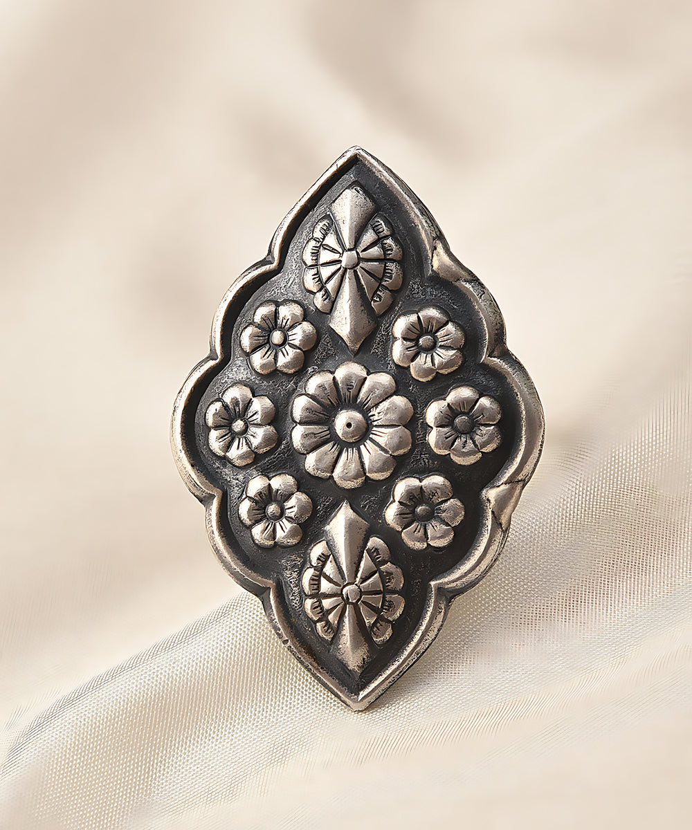 Tamanna_Handcrafted_Pure_Silver_Ring_With_Flower_Motifs_WeaverStory_01