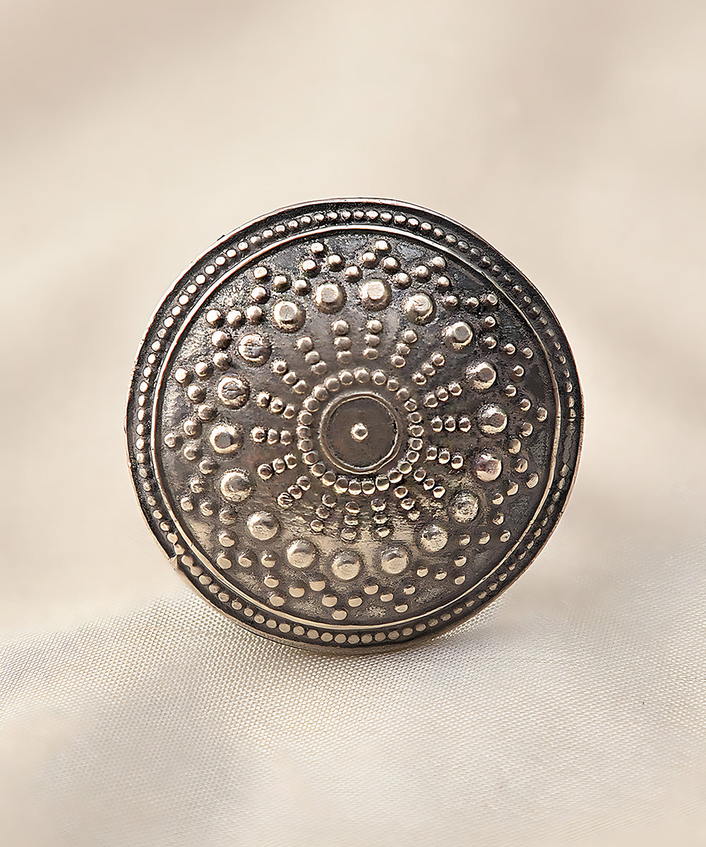 Ehsan_Handcrafted_Pure_Silver_Ring_WeaverStory_01