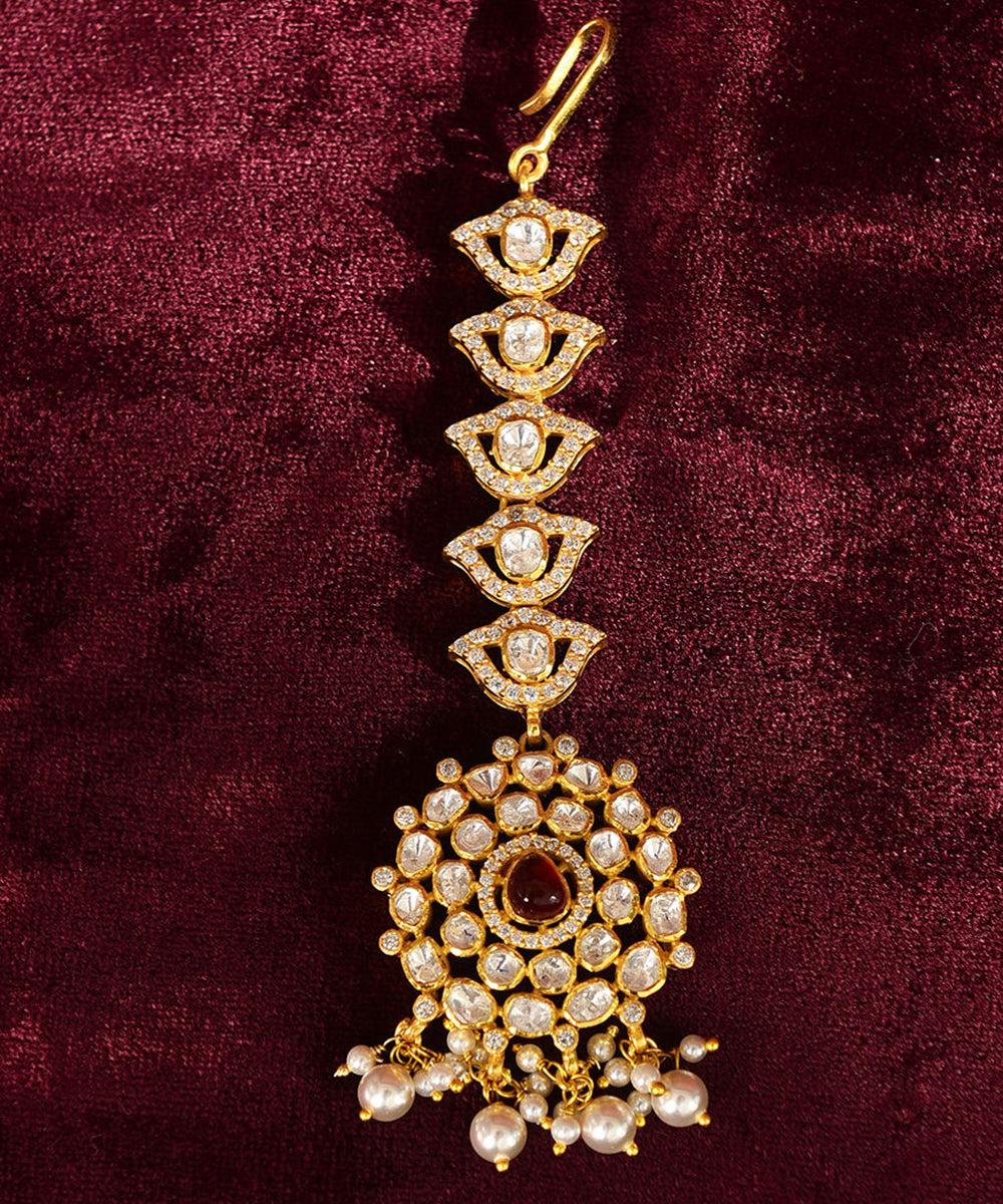Pakshaj_Handcrafted_Pure_Silver_Maangtika_With_Kundan_And_Moissanite_Polki_WeaverStory_02