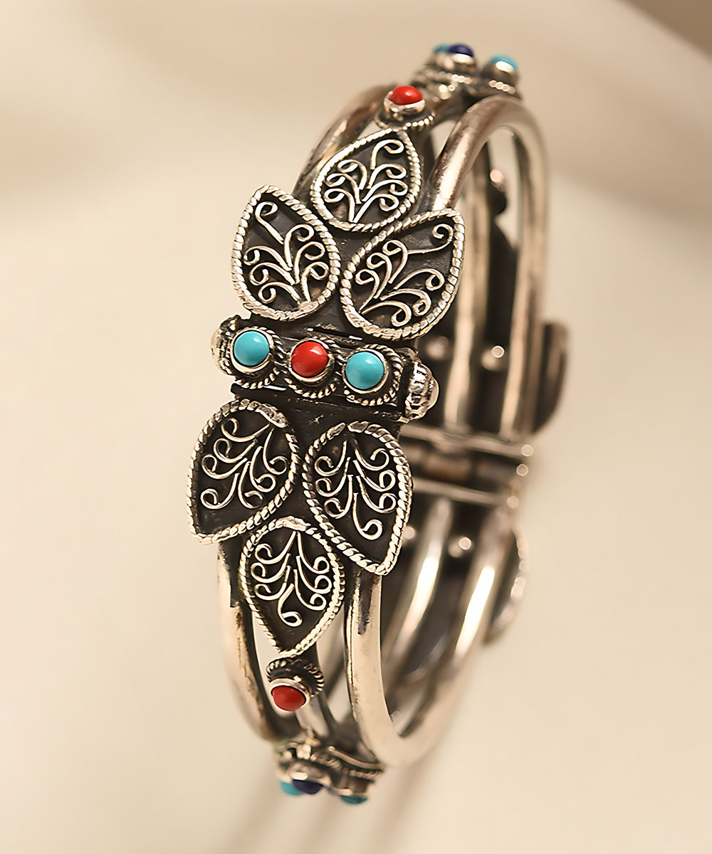 Refa_Handcrafted_Pure_Silver_Bangle_With_Turquoise_Stone_WeaverStory_01