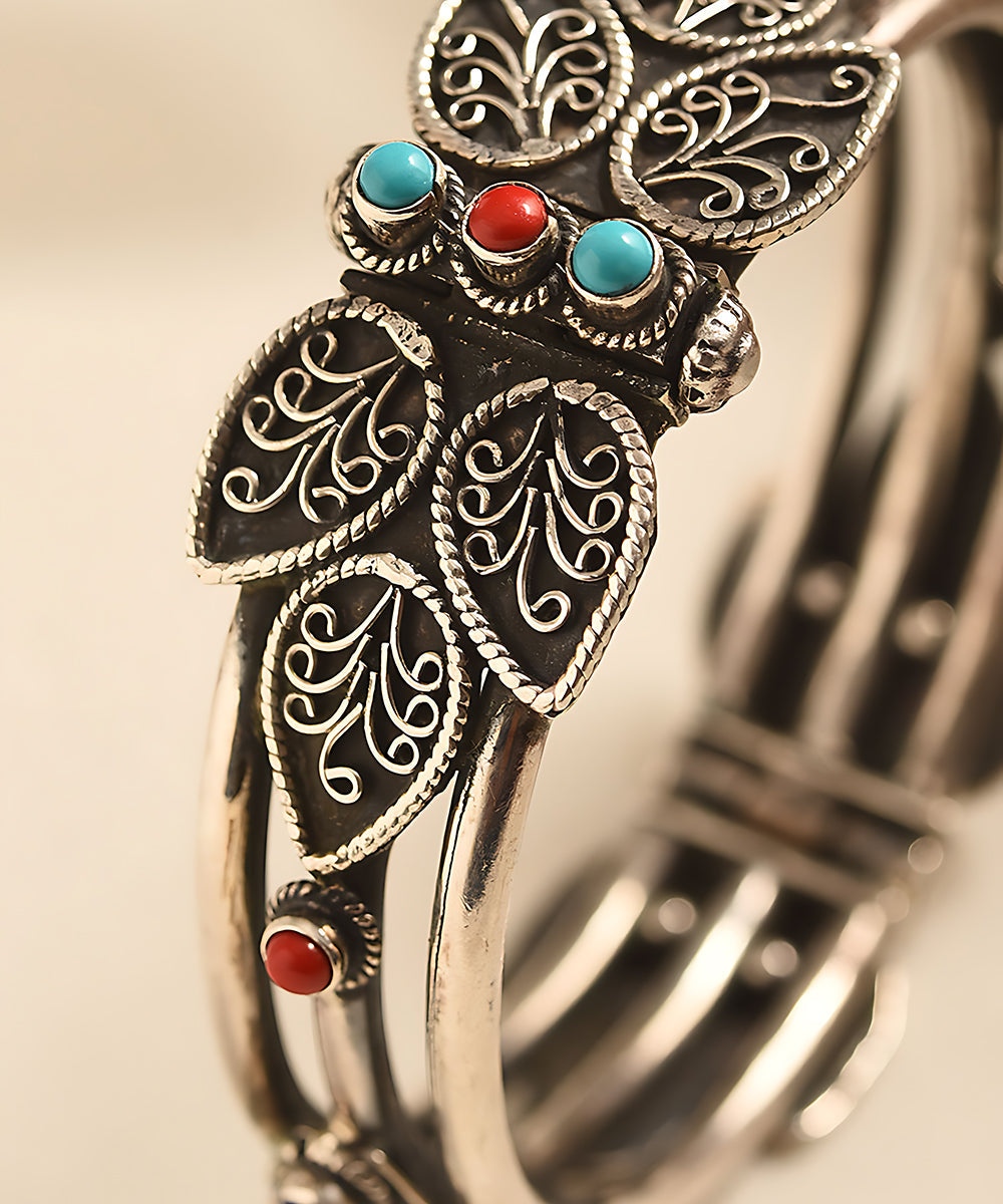 Refa_Handcrafted_Pure_Silver_Bangle_With_Turquoise_Stone_WeaverStory_02