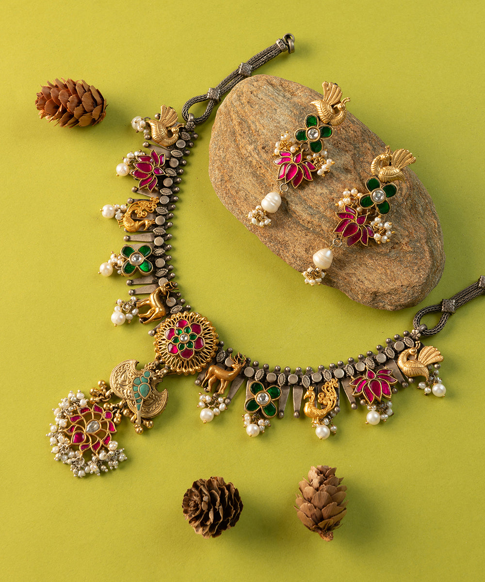 Rasik_Handcrafted_Oxidised_Pure_Silver_Kundan_Necklace_Set_With_Pearls_WeaverStory_01