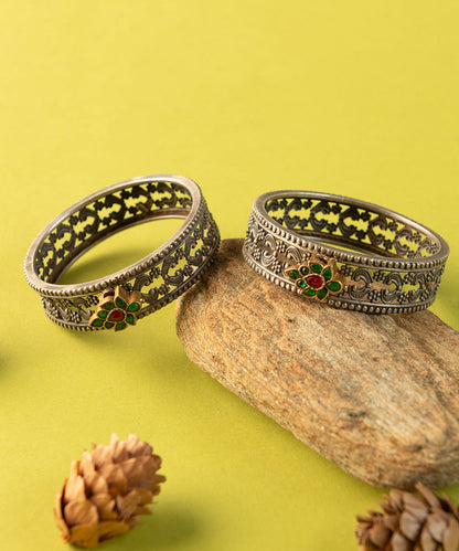 Sarvesh_Handcrafted_Oxidised_Pure_Silver_Bangles_With_Kundan_WeaverStory_01