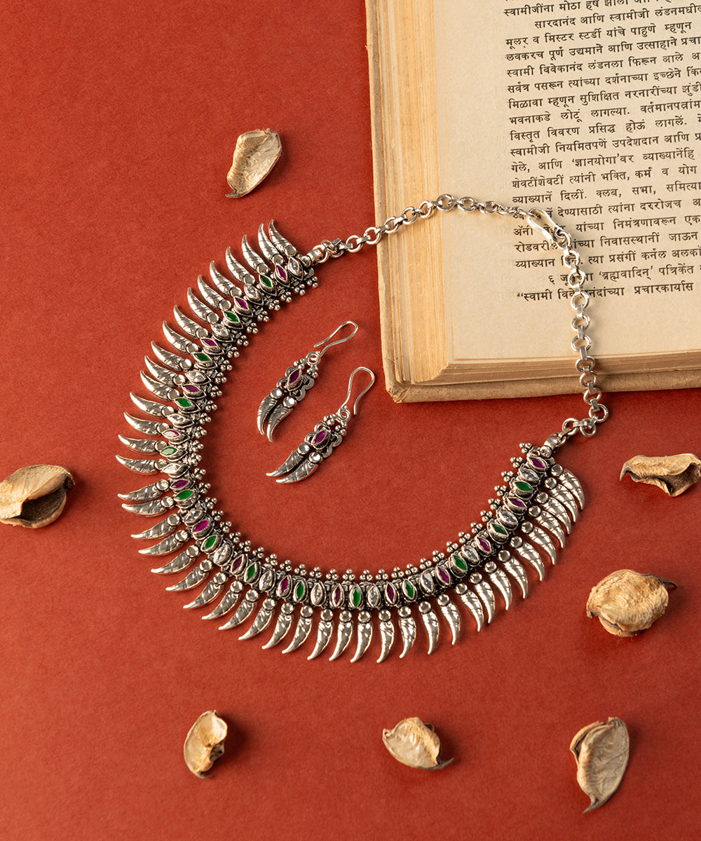 Tiyaash_Handcrafted_Oxidised_Pure_Silver_Ruby_Necklace_Set_With_Onyx_And_Pearls_WeaverStory_01