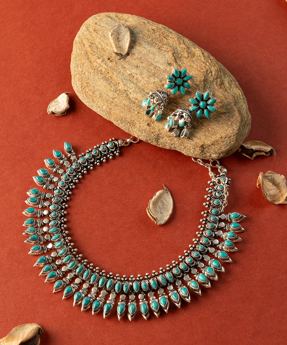 Suravi_Handcrafted_Oxidised_Pure_Silver_Turquoise_Necklace_Set_WeaverStory_01