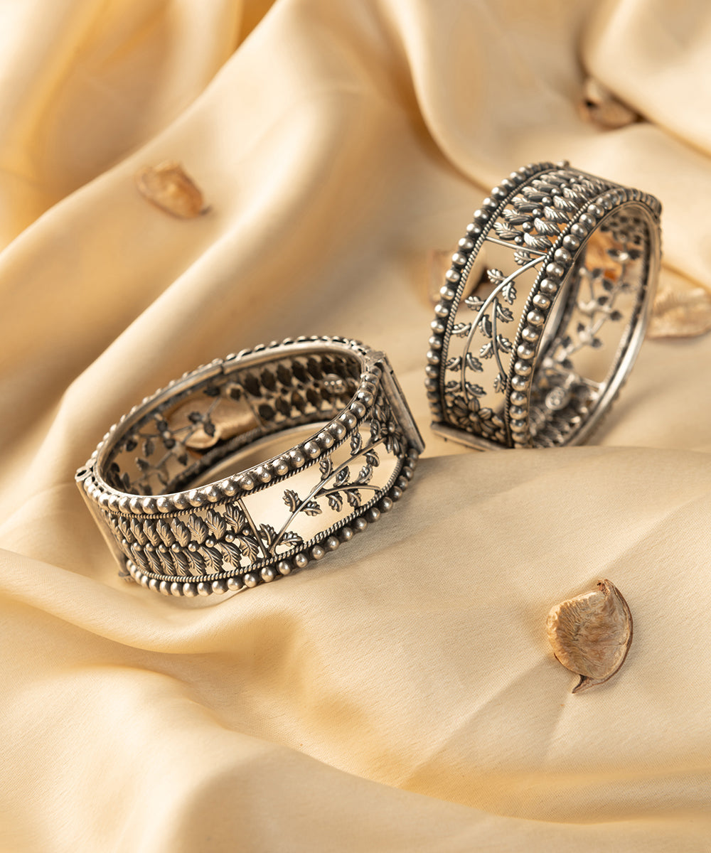 Nayani_Handcrafted_Oxidised_Pure_Silver_Bangles_WeaverStory_01
