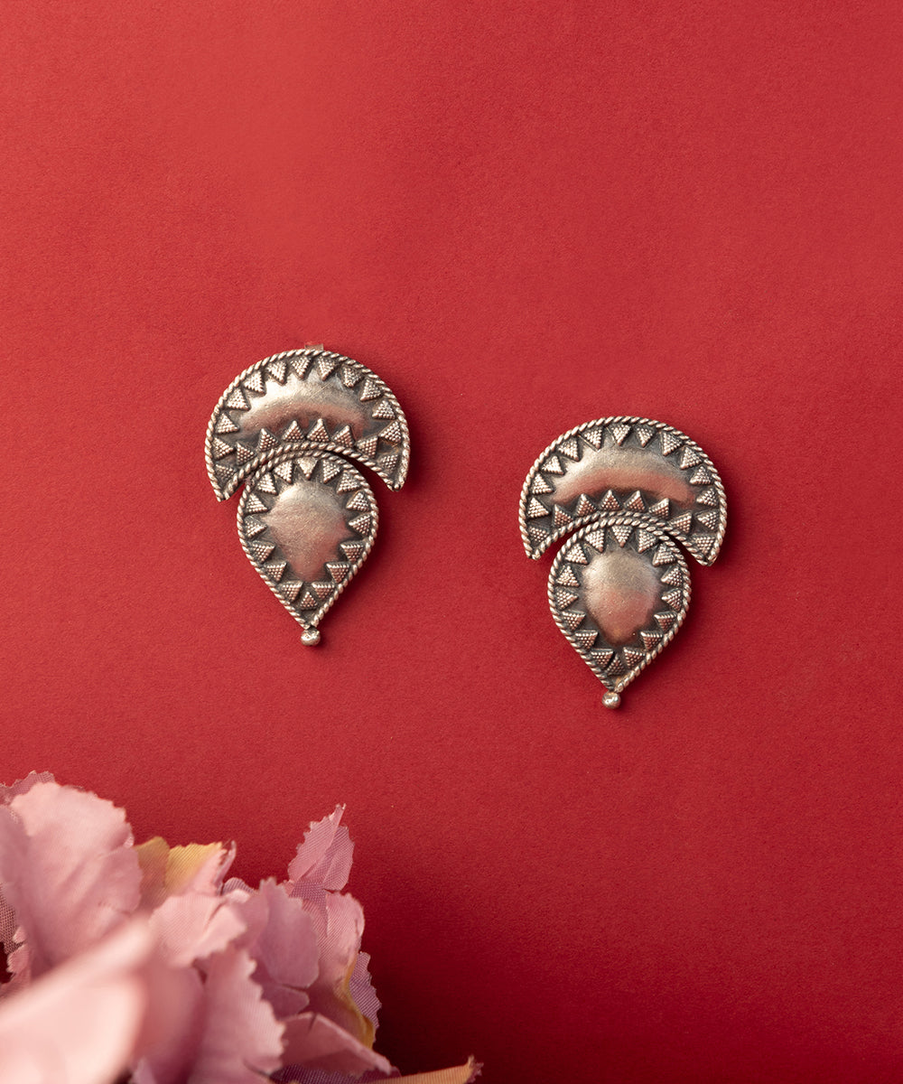 Adrisar_Handcrafted_Oxidised_Pure_Silver_Earrings_WeaverStory_01