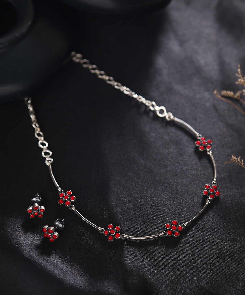 Samrina_Handcrafted_Oxidised_Necklace_Set_In_Pure_Silver_WeaverStory_01