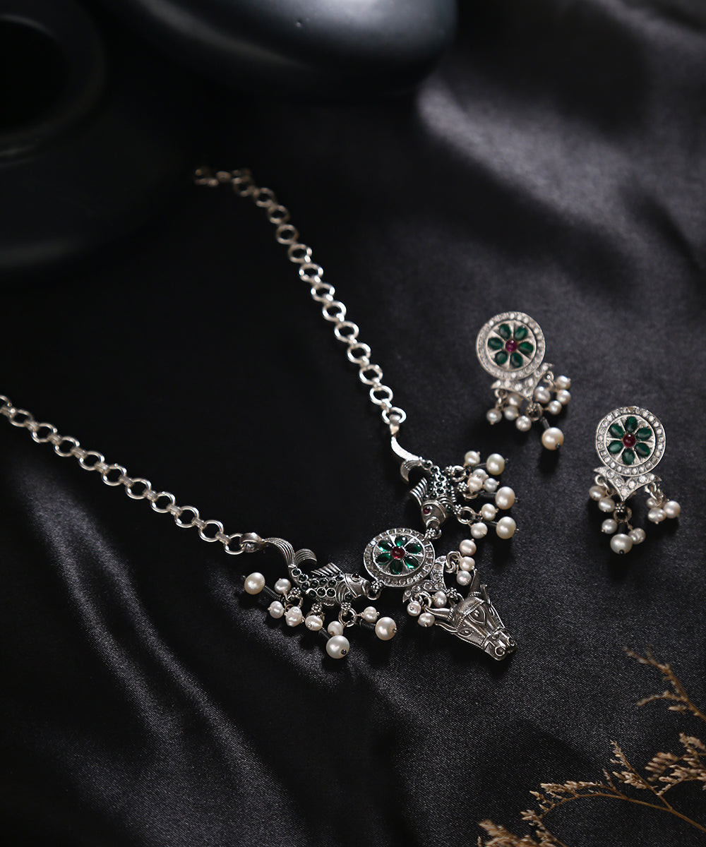 Sobia_Handcrafted_Oxidised_Pure_Silver_Kundan_Necklace_Set_WeaverStory_01