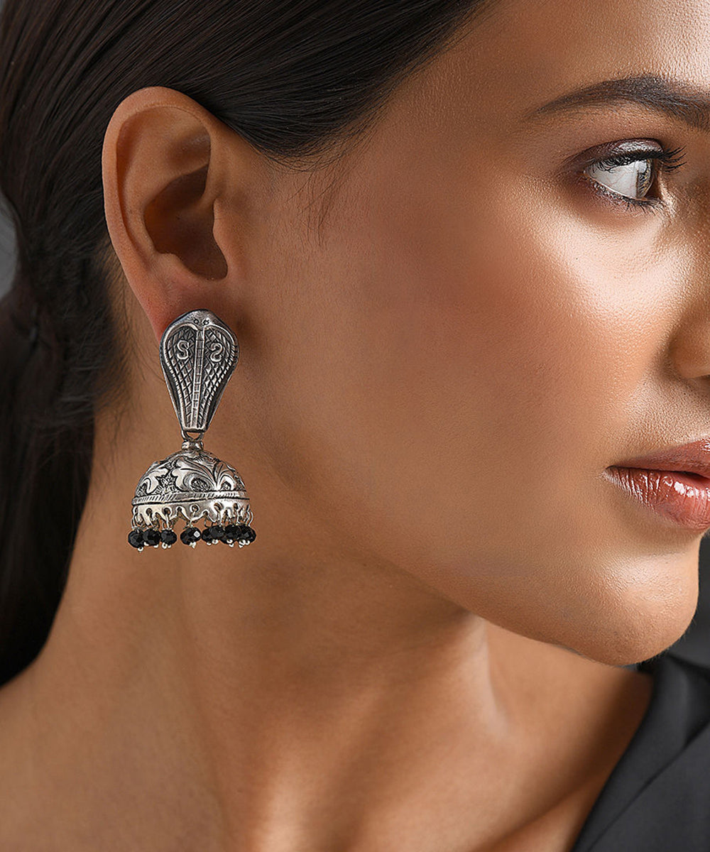 Muqadas_Handcrafted_Oxidised_Pure_Silver_Earrings_With_Black_Stones_WeaverStory_02