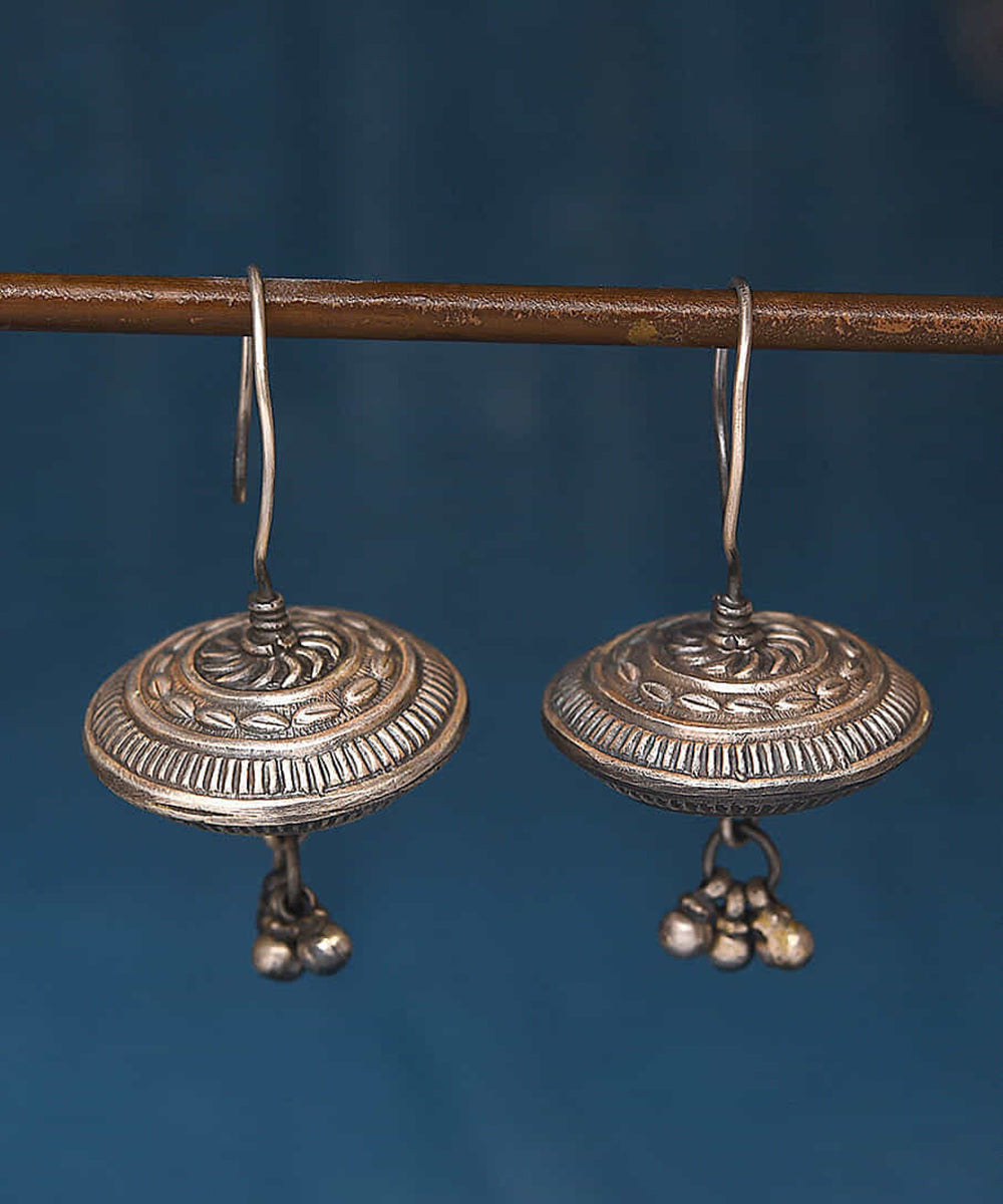 Iram_Handcrafted_Oxidised_Pure_Silver_Earrings_WeaverStory_01