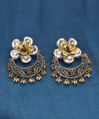 Fazar_Handcrafted_Pure_Silver_Earrings_With_Flower_Motif_WeaverStory_01