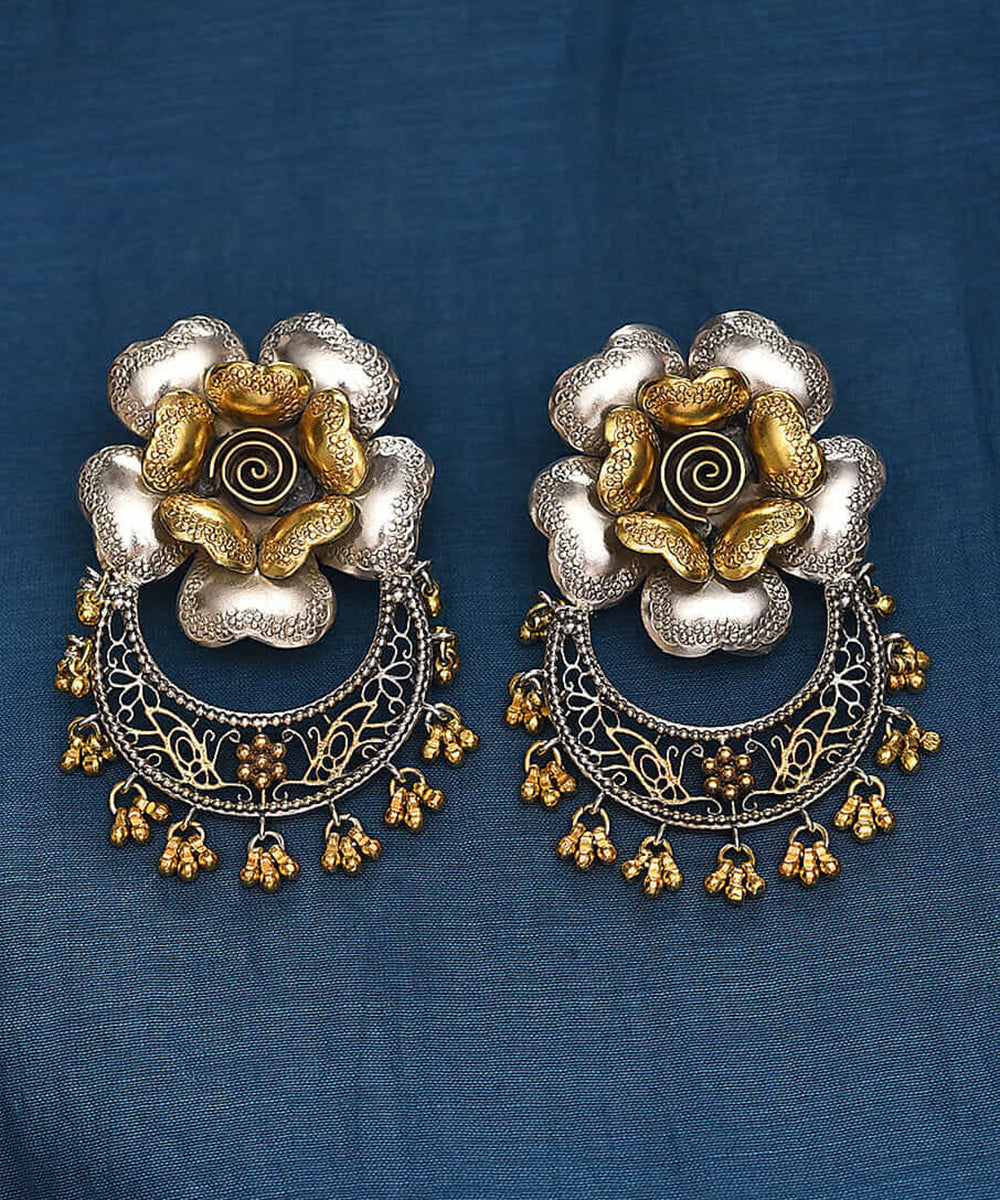 Arshiya_Handcrafted_Pure_Silver_Earrings_With_Flower_Motif_WeaverStory_01