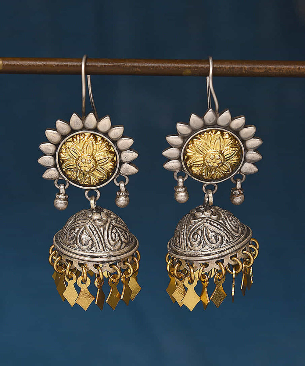 Ifra_Handcrafted_Oxidised_Pure_Silver_Earrings_With_Ghungroos_WeaverStory_01