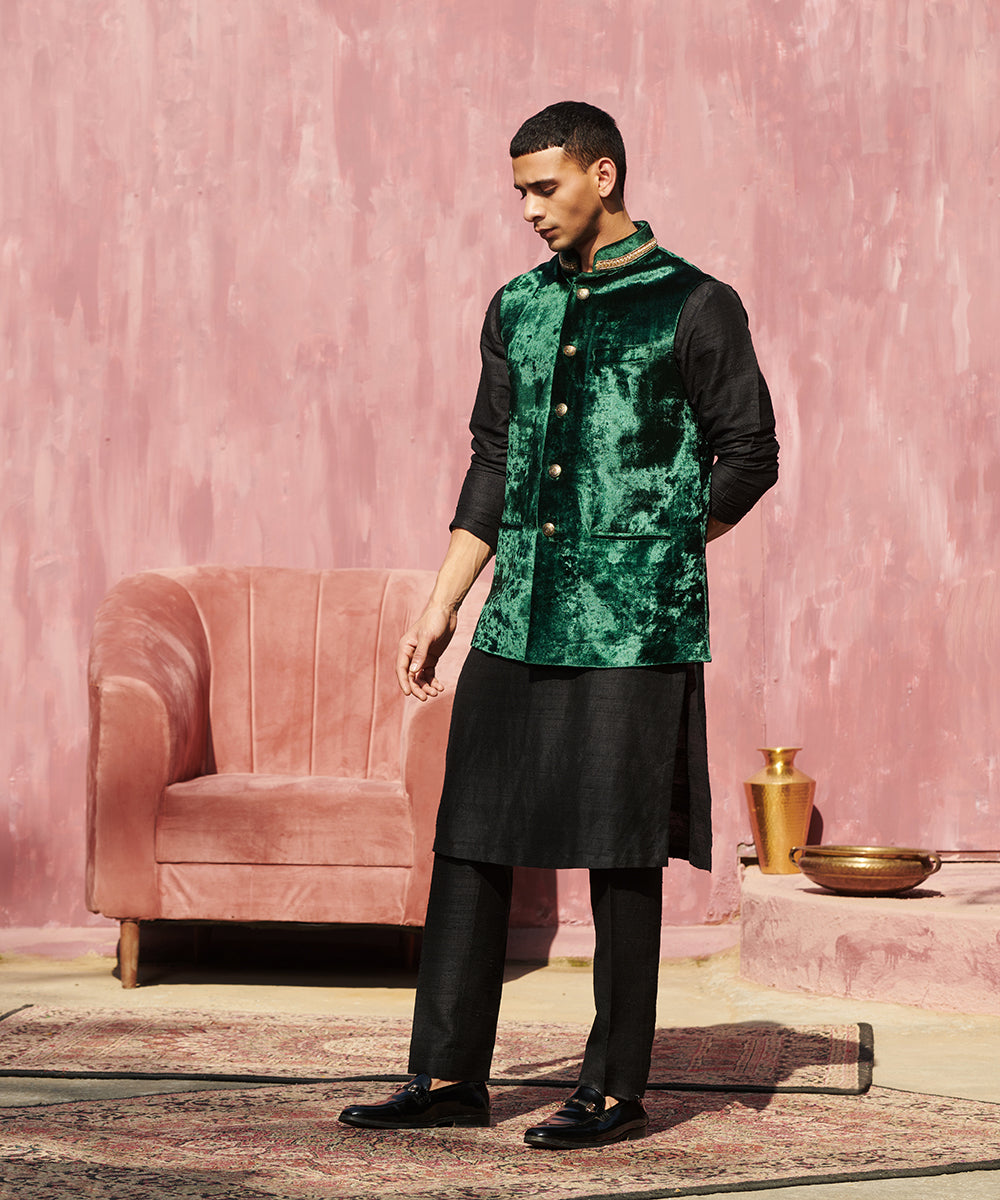 Buy online Men Solid Bottle Green Cotton Nehru Jacket from Jackets for Men  by Starfox for ₹759 at 70% off | 2024 Limeroad.com