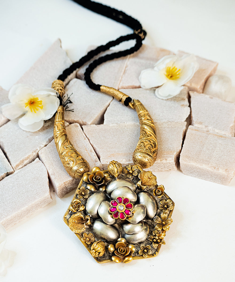 Noushin_Handcrafted_Oxidised_Pure_Silver_Necklace_With_Kundan_WeaverStory_01