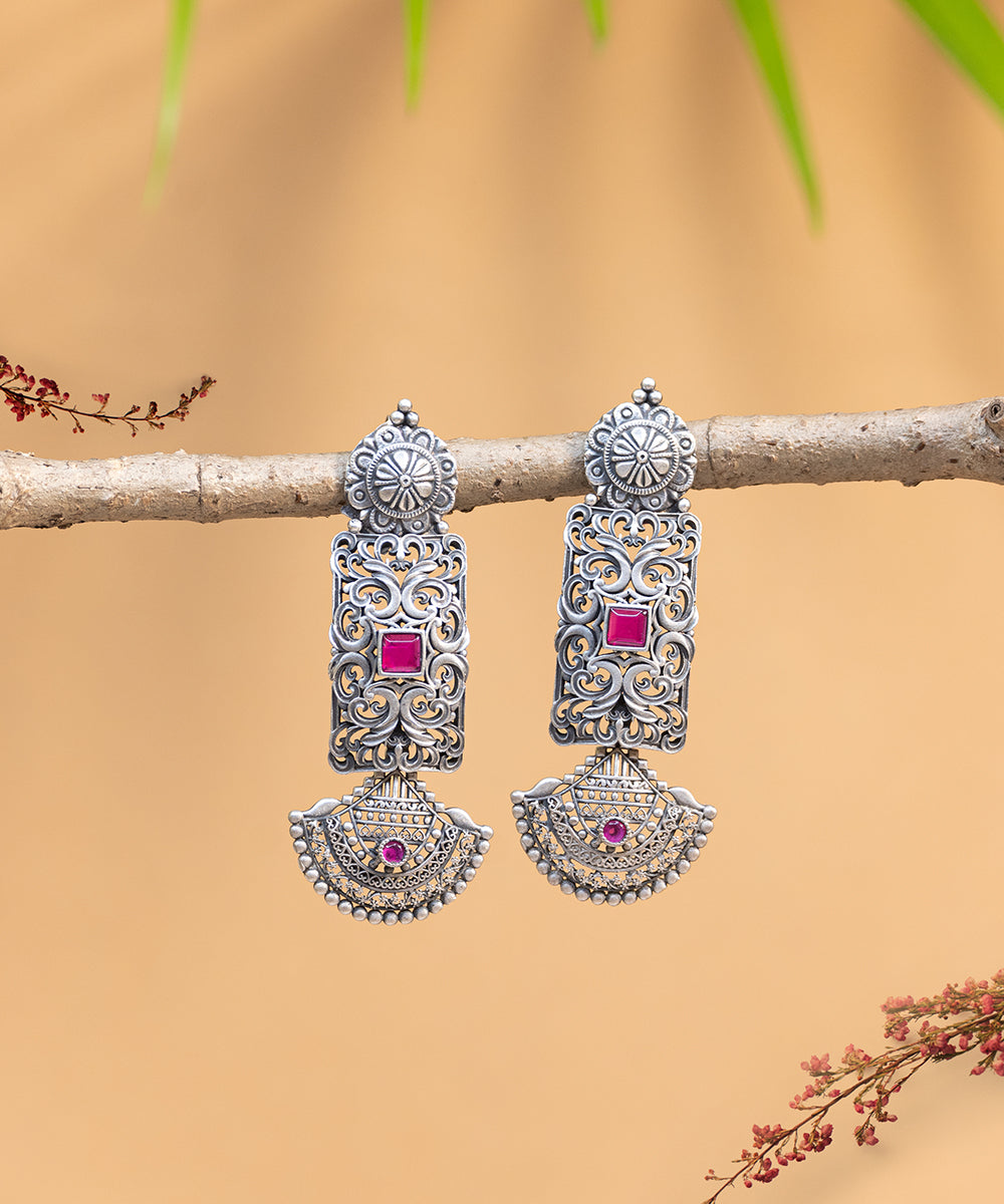 Nofal_Handcrafted_Oxidised_Pure_Silver_Earrings_With_Red_Onyx_WeaverStory_01