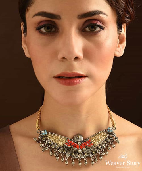 Aliya_Handcrafted_Oxidised_Pure_Silver_Dual_Tone_Peacock_Coral_Choker_WeaverStory_01