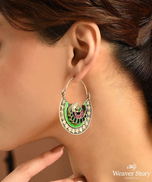 Zainab_Handcrafted_OxidisedMulticolor_Pure_Silver_Earrings_With_Green_Kundan_WeaverStory_01