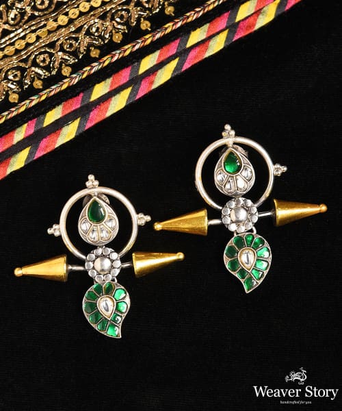 Mariam_Handcrafted_OxidisedMulticolor_Pure_Silver_Earrings_With_Green_Kundan_WeaverStory_02