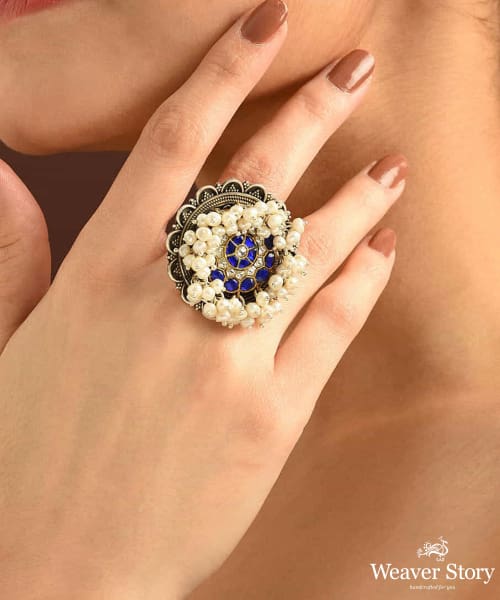 Zainab_Handcrafted_Oxidised_Pure_Silver_Ring_With_Blue_Kundan_And_Pearls_WeaverStory_01