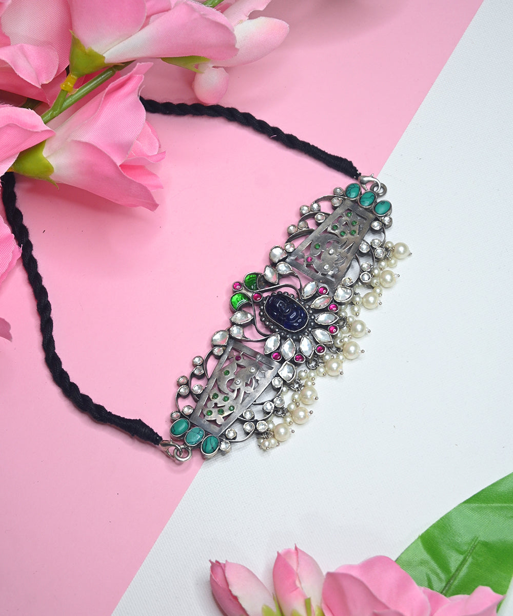 Ayesha_Oxidised_Choker_With_Lapis,_Pearls_And_Kundan_Handcrafted_In_Pure_Silver_WeaverStory_01