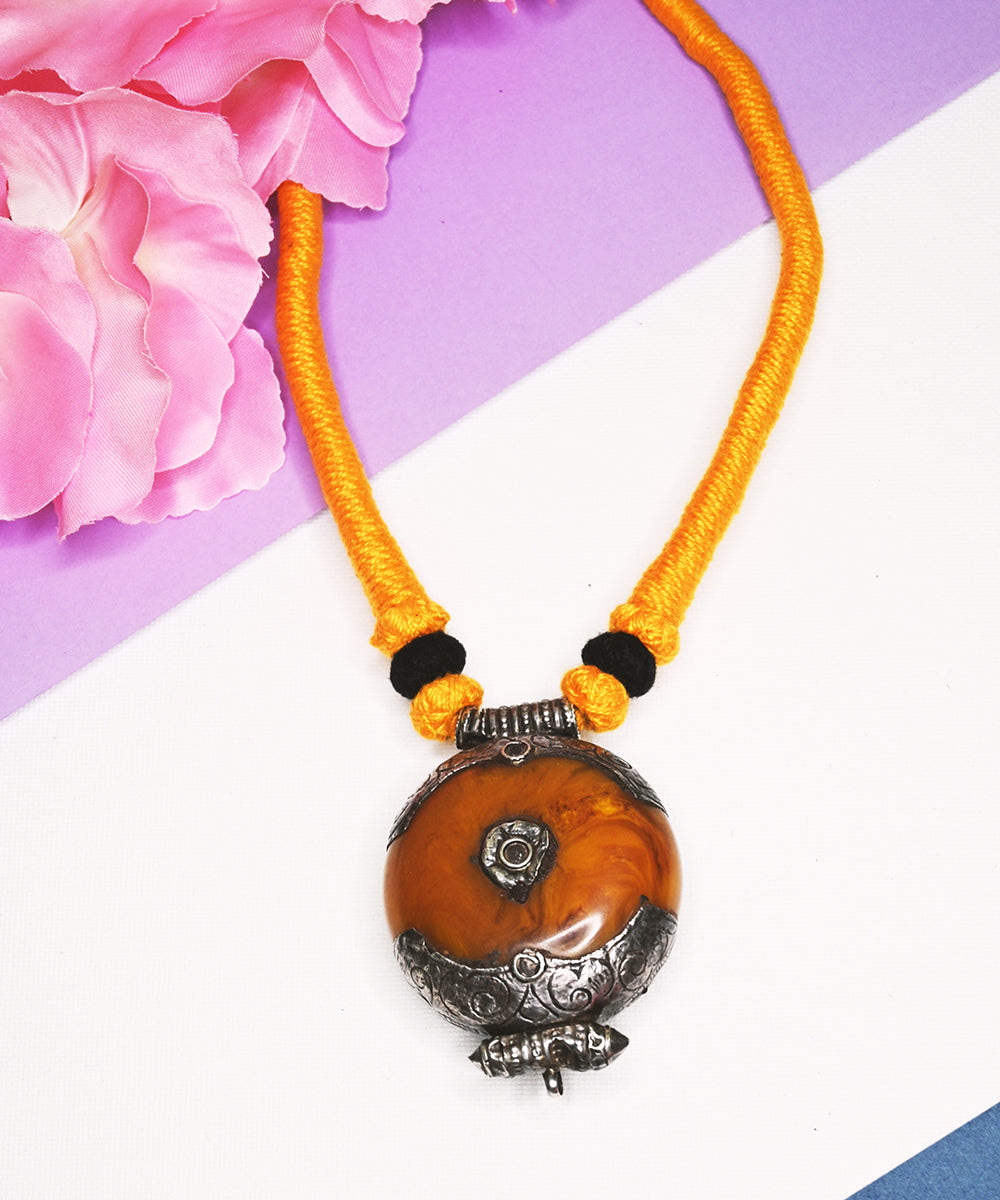 Rabia_Handcrafted_Oxidised_Pure_Silver_Necklace_With_Amber_WeaverStory_01