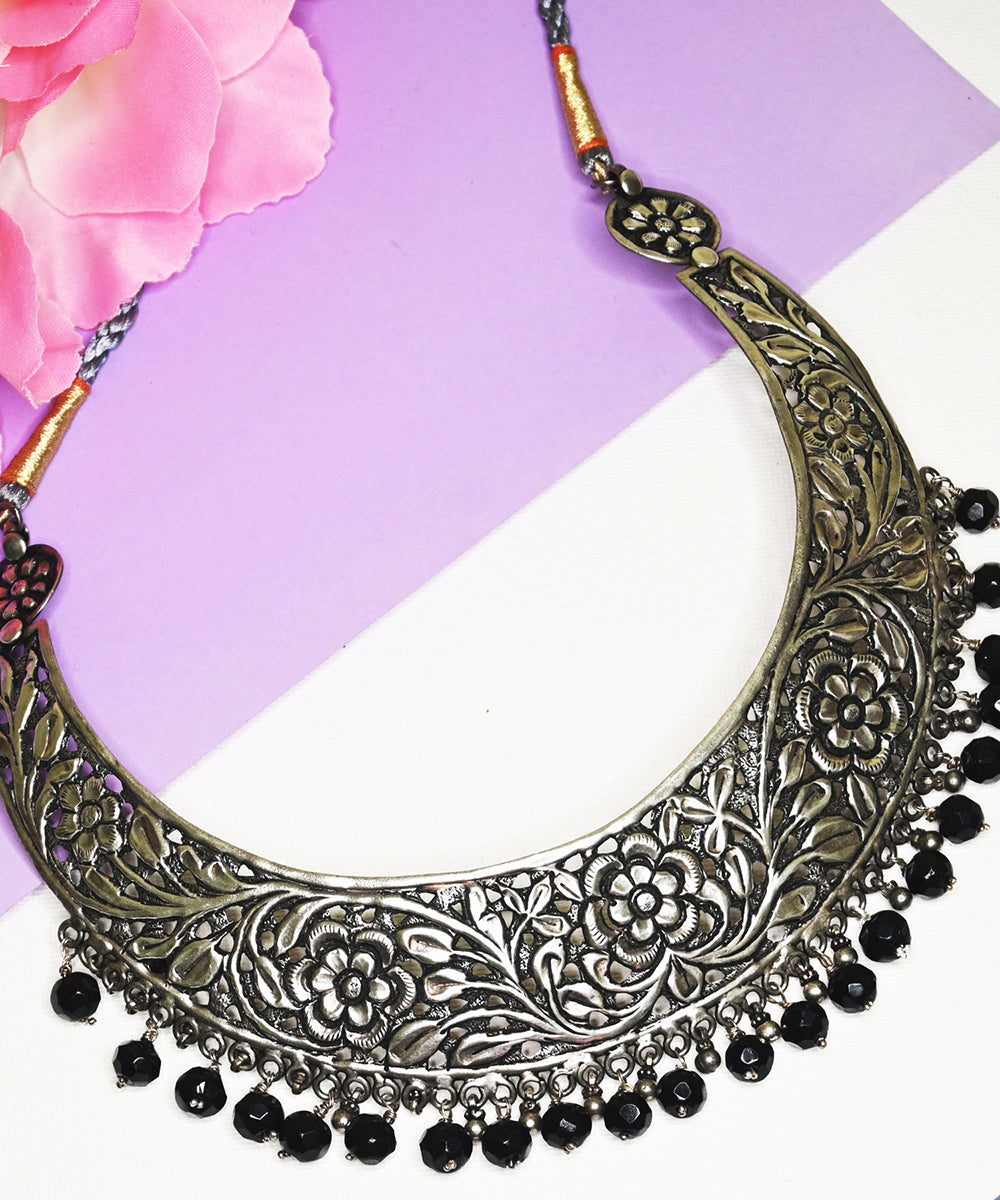 Ayesha_Handcrafted_Oxidised_Pure_Silver_Necklace_WeaverStory_02
