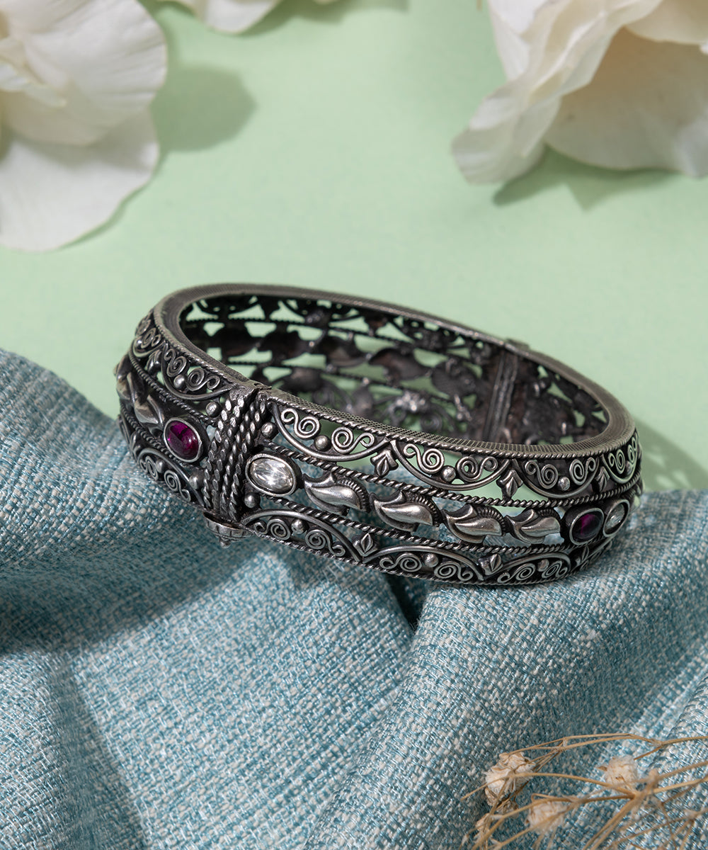 Tuba_handcrafted_oxidised_pure_silver_bangle_WeaverStory_01