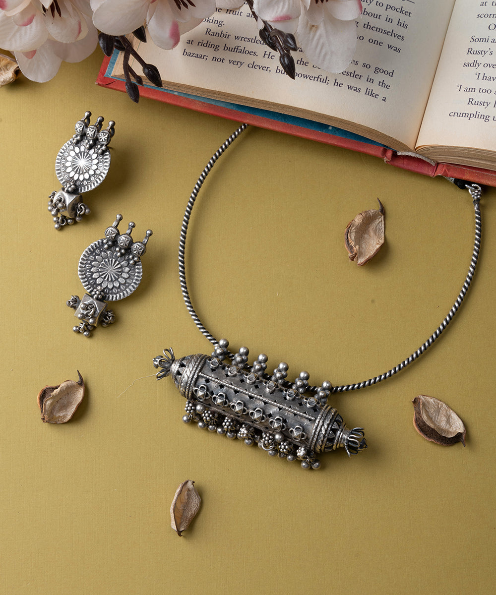Aasira_Handcrafted_Oxidised_Pure_Silver_Necklace_Set_WeaverStory_01