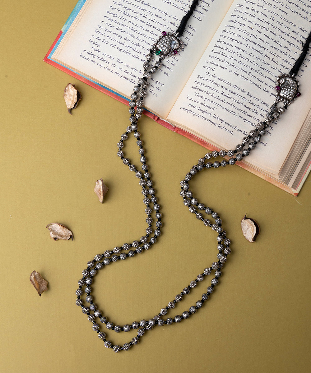 Johi_Handcrafted_Oxidised_Pure_Silver_Necklace_With_Beads_WeaverStory_01