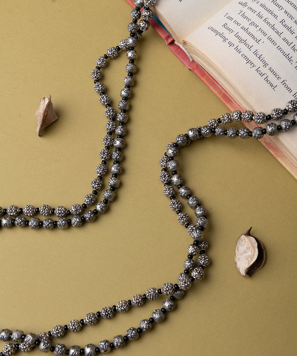 Johi_Handcrafted_Oxidised_Pure_Silver_Necklace_With_Beads_WeaverStory_02