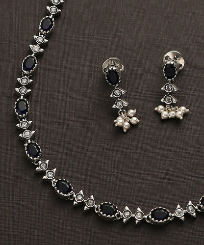 Maisha_Handcrafted_Oxidised_Pure_Silver_Necklace_Set_With_Kempstones_And_Pearls_WeaverStory_03
