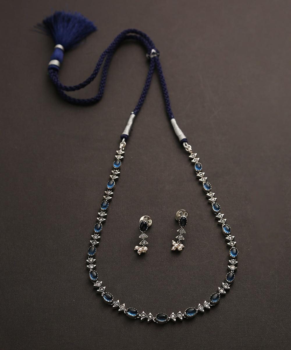 Handcrafted_Amara_Oxidised_Pure_Silver_Necklace_Set_With_Blue_Kempstones_WeaverStory_02