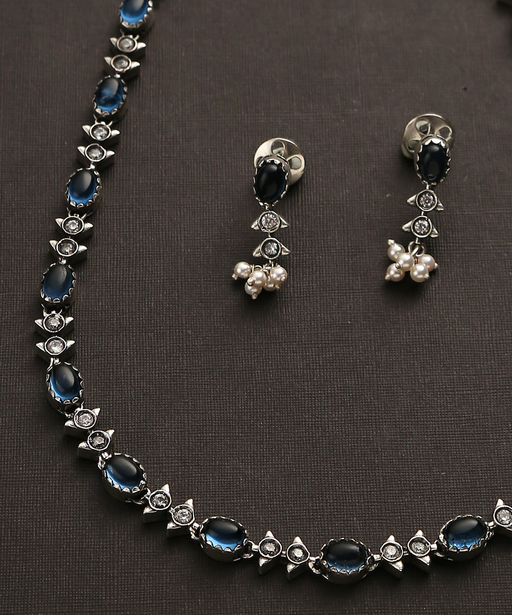 Handcrafted_Amara_Oxidised_Pure_Silver_Necklace_Set_With_Blue_Kempstones_WeaverStory_03