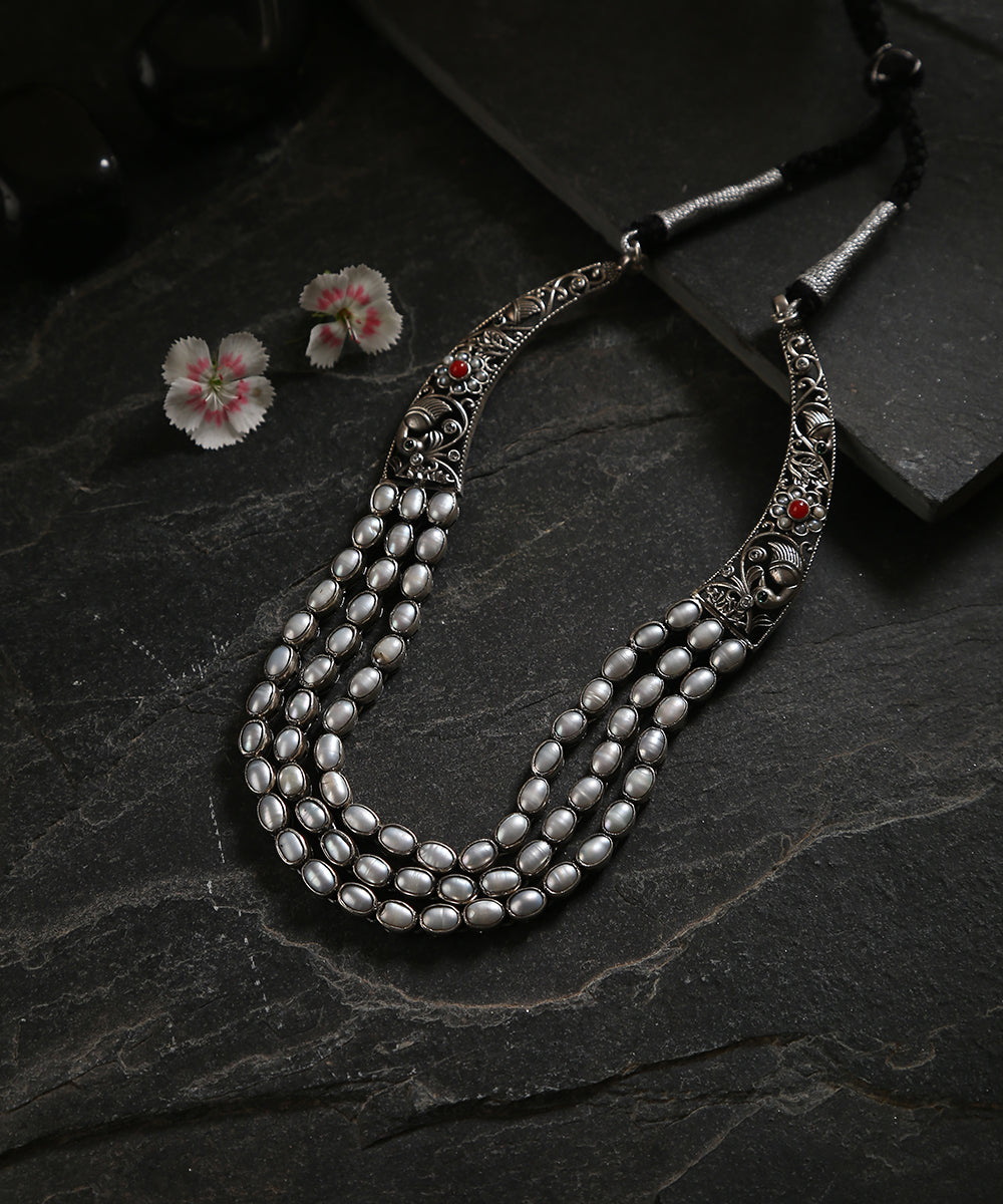 Zaynab_Handcrafted_Oxidised_Pure_Silver_Necklace_With_Teen_Ladi_WeaverStory_01