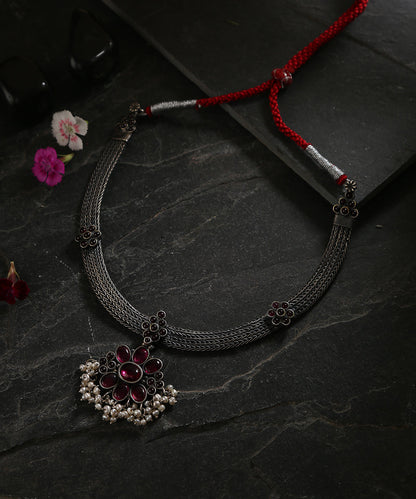 Menaha_Handcrafted_Oxidised_Pure_Silver_Necklace_With_Pearl_hanging_Pendant_WeaverStory_01