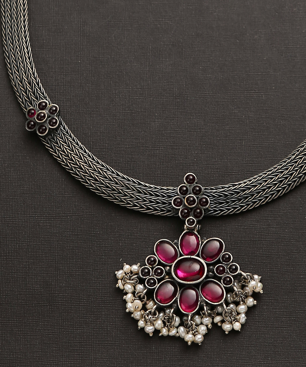 Menaha_Handcrafted_Oxidised_Pure_Silver_Necklace_With_Pearl_hanging_Pendant_WeaverStory_03