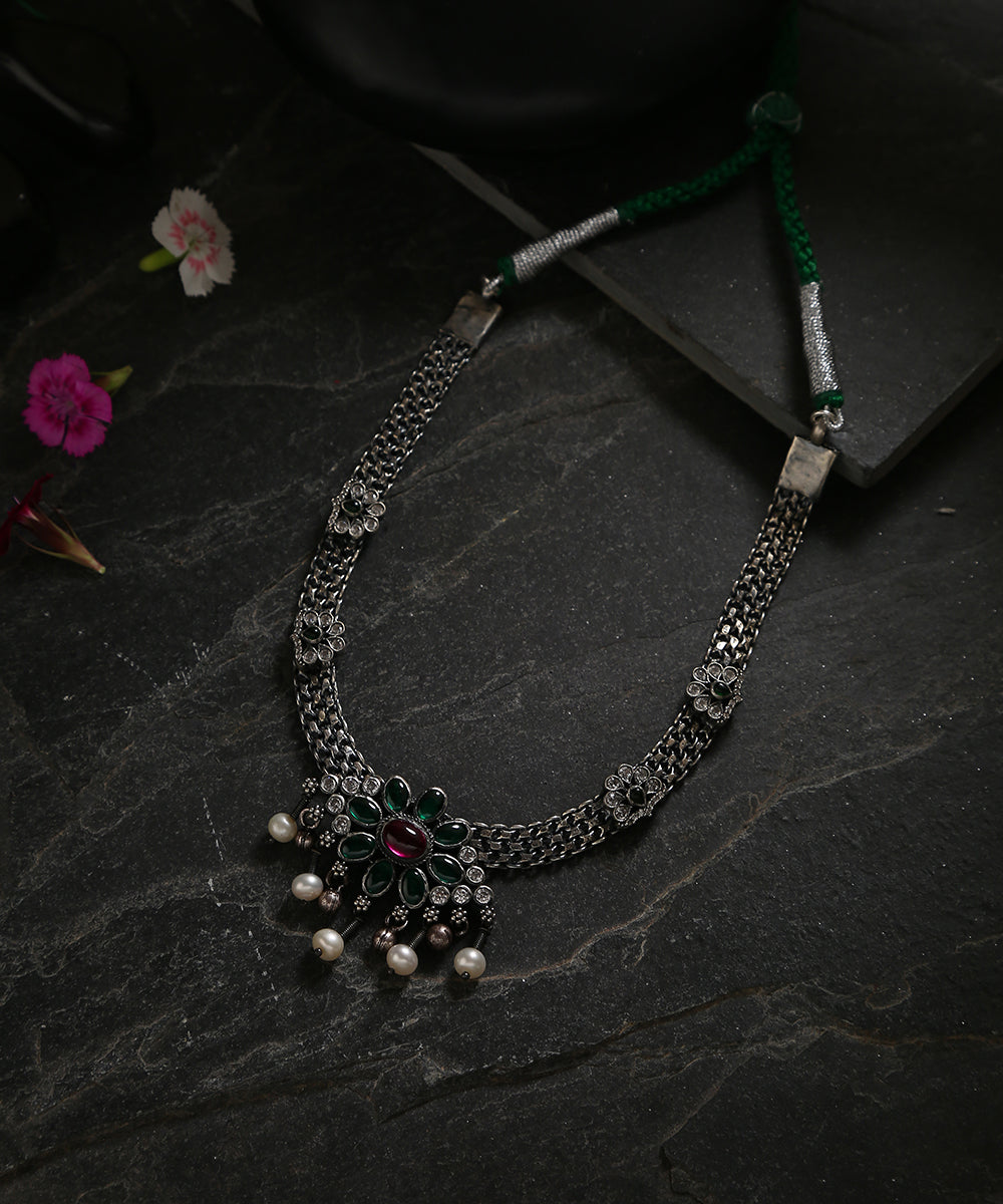 Paras_Handcrafted_Red_And_Green_Oxidised_Pure_Silver_Necklace_Pearls_Hangings_WeaverStory_01