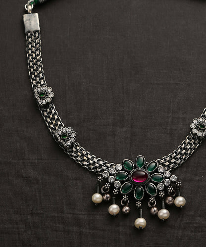 Paras_Handcrafted_Red_And_Green_Oxidised_Pure_Silver_Necklace_Pearls_Hangings_WeaverStory_03