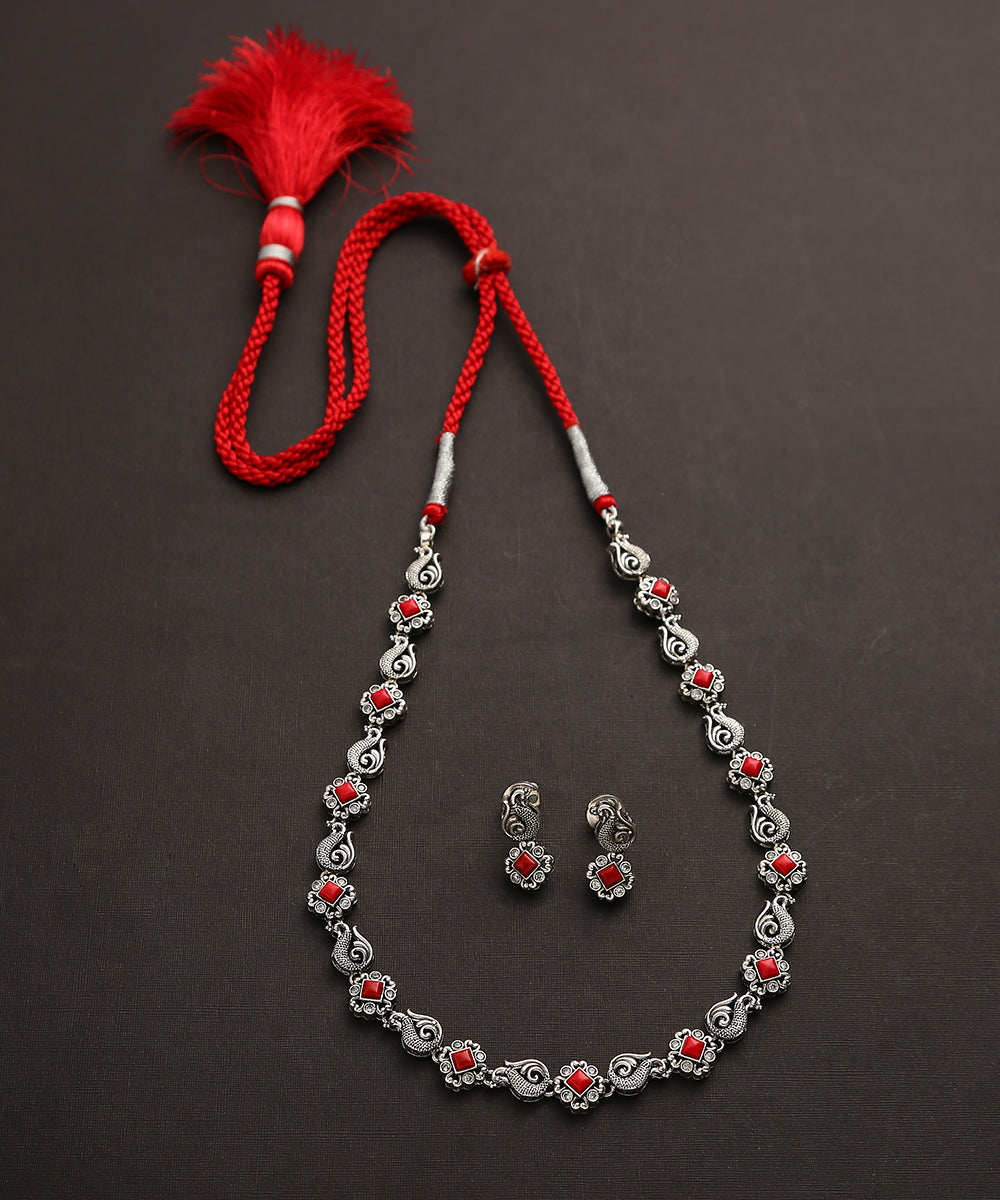 Nameen_Handcrafted_Red_Oxidised_Pure_Silver_Necklace_Set_WeaverStory_02