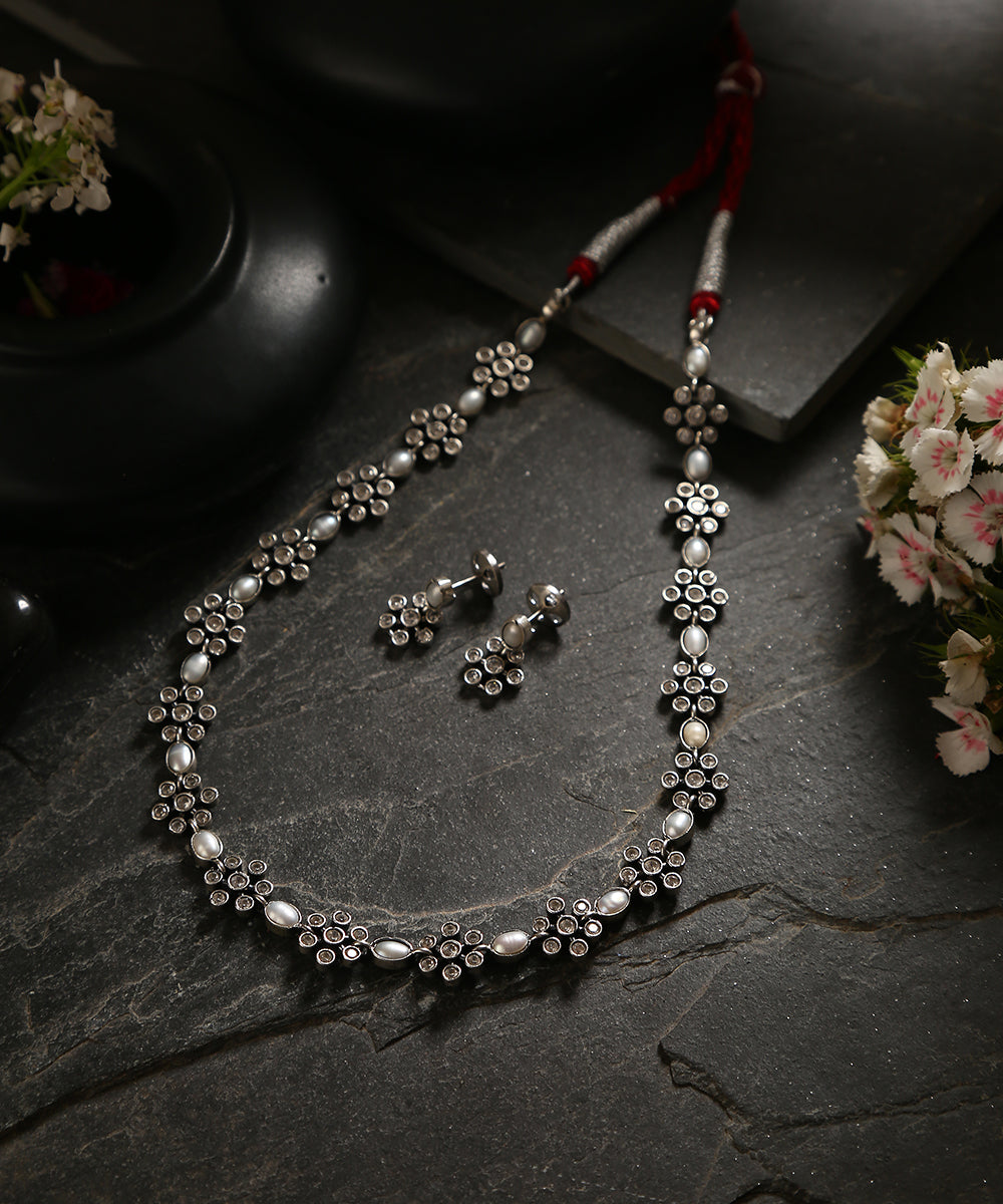 Vedika_Handcrafted_Oxidised_Pure_Silver_Necklace_Set_WeaverStory_01