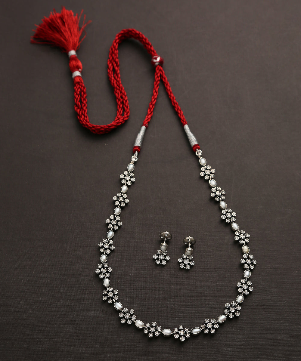 Vedika_Handcrafted_Oxidised_Pure_Silver_Necklace_Set_WeaverStory_02