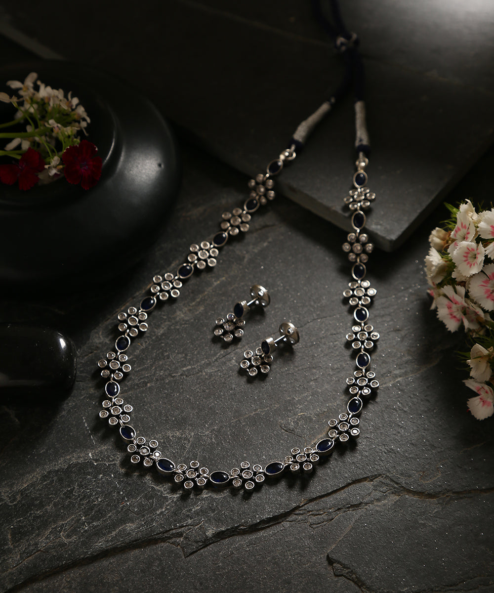 Eeshan_White_Handcrafted_Oxidised_Pure_Silver_Necklace_Set_WeaverStory_01